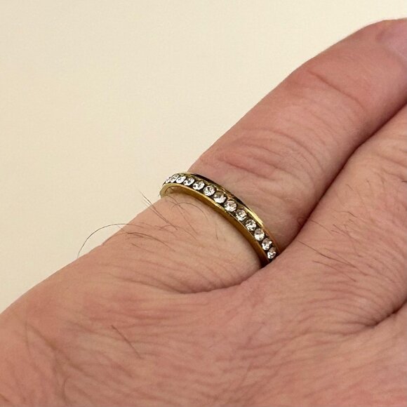 Gold Tone Ring with clear rhinestones, Size 6 Unisex - Picture 3 of 3